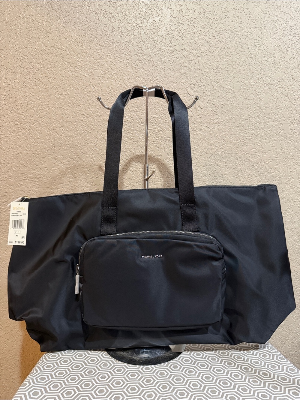 MICHAEL Michael Kors Black Nylon TANNER LG REV PCKBLE tote Front Zip Pouch